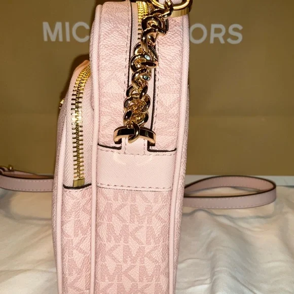 Authentic Michael Kors Crossbody - Picture 3 of 9